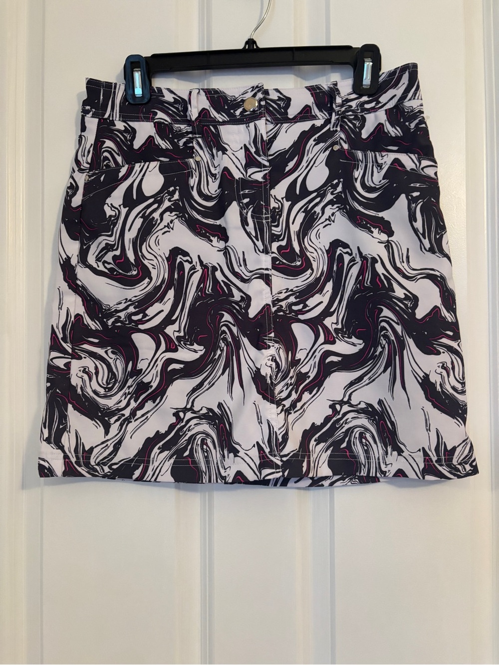 NVO By Lanctot - Printed Swirl A-Line Skort in Black, White & Hot Pink. Size 4